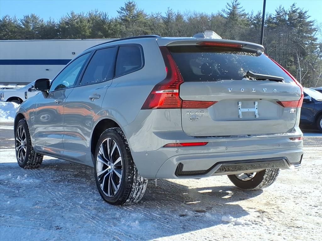 Used 2025 Volvo XC60 B5 Plus image 30