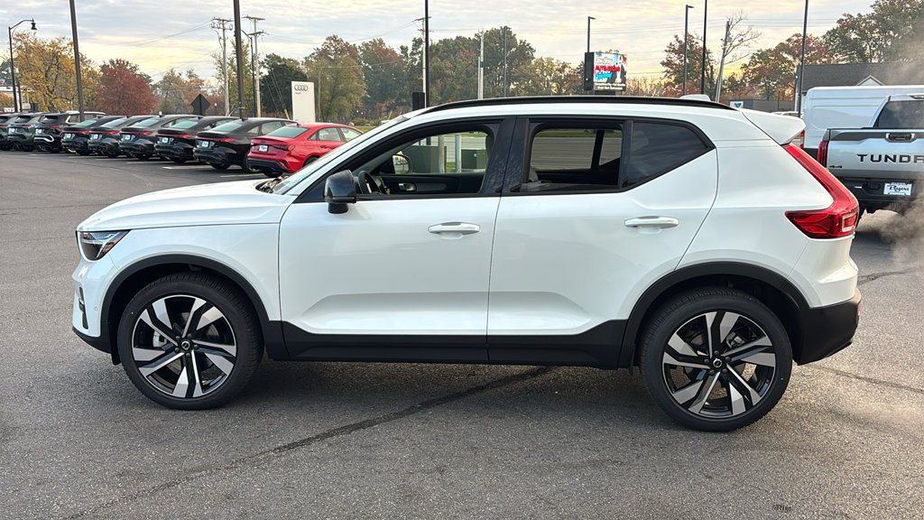 New 2026 Volvo XC40 B5 Plus w/ Protection Package Premier AWD/4WD image 3
