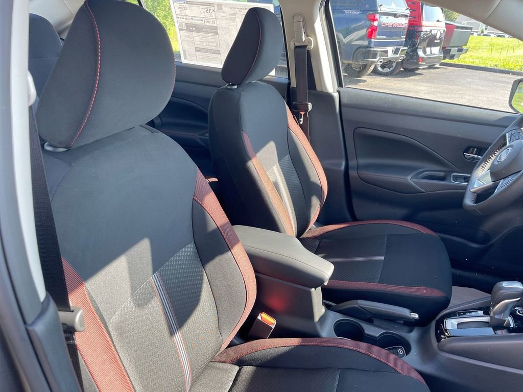 Used 2025 Nissan Versa SR w/ Trunk Package FWD image 33