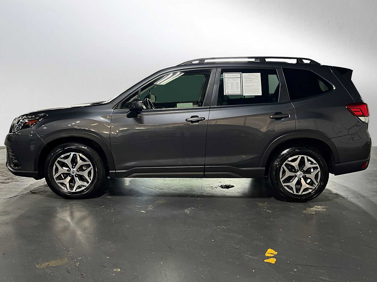 Used 2024 Subaru Forester Premium AWD/4WD image 6