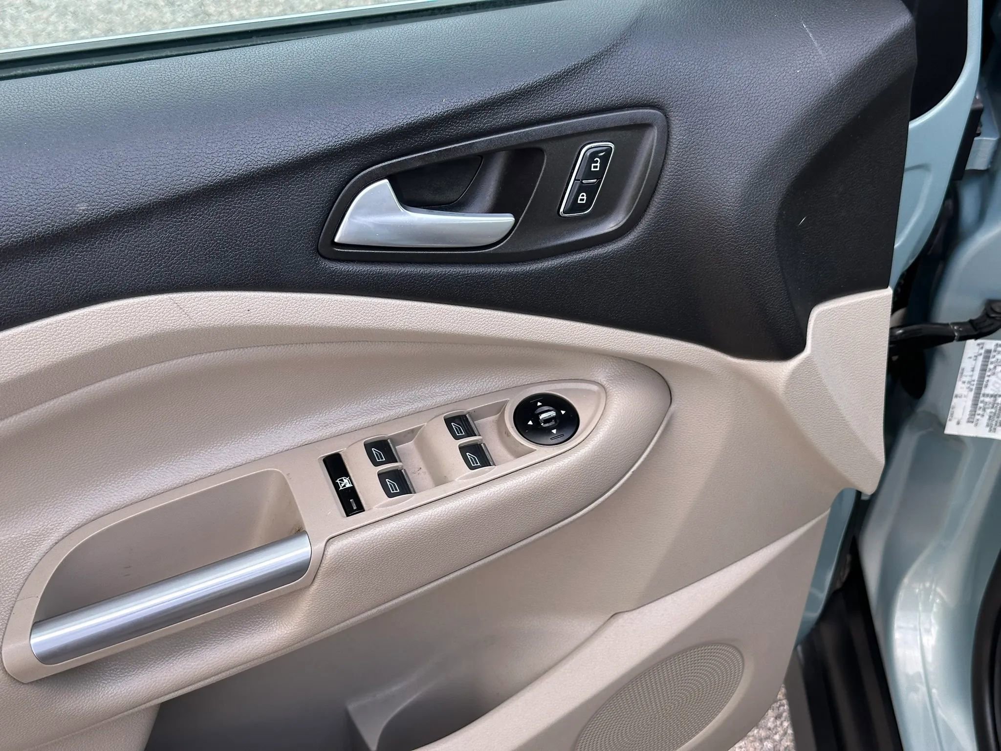 Used 2013 Ford C-MAX SEL FWD image 12