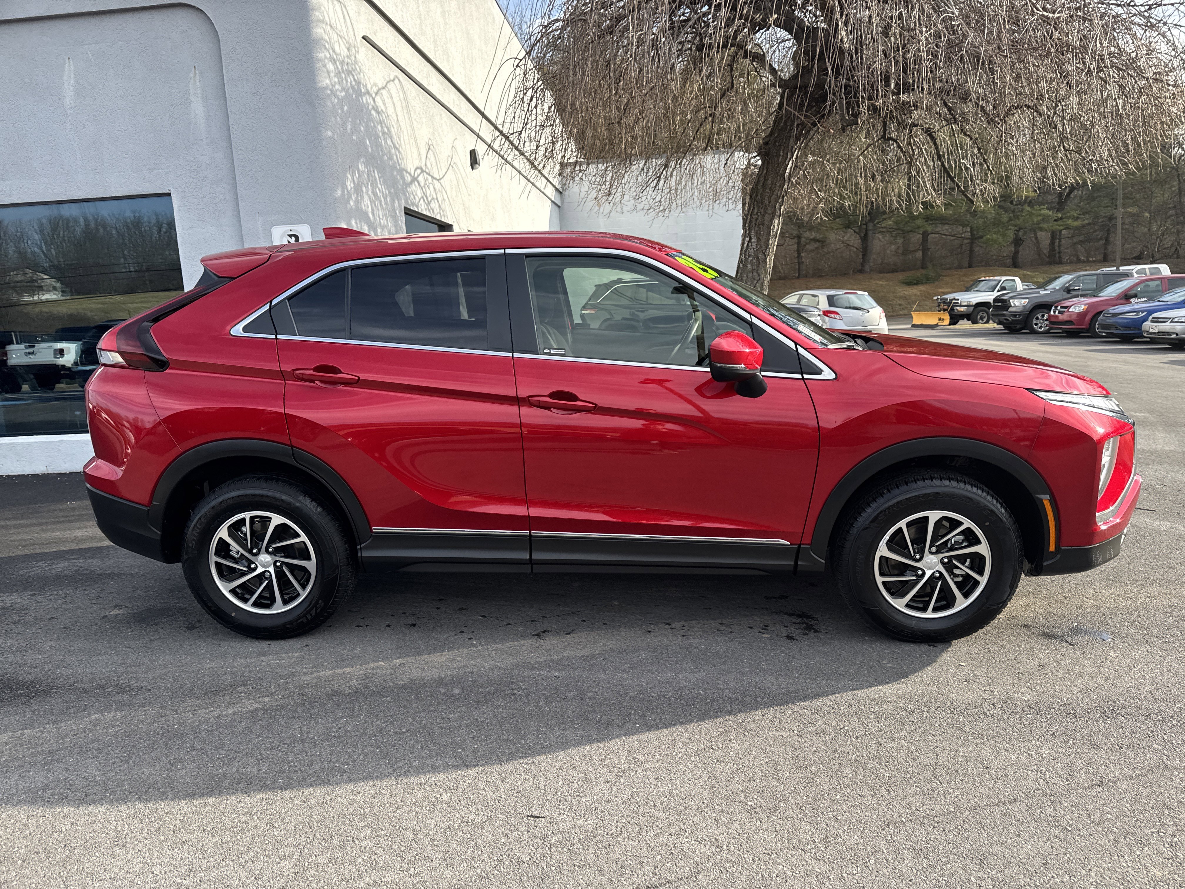 Used 2025 Mitsubishi Eclipse Cross ES image 2