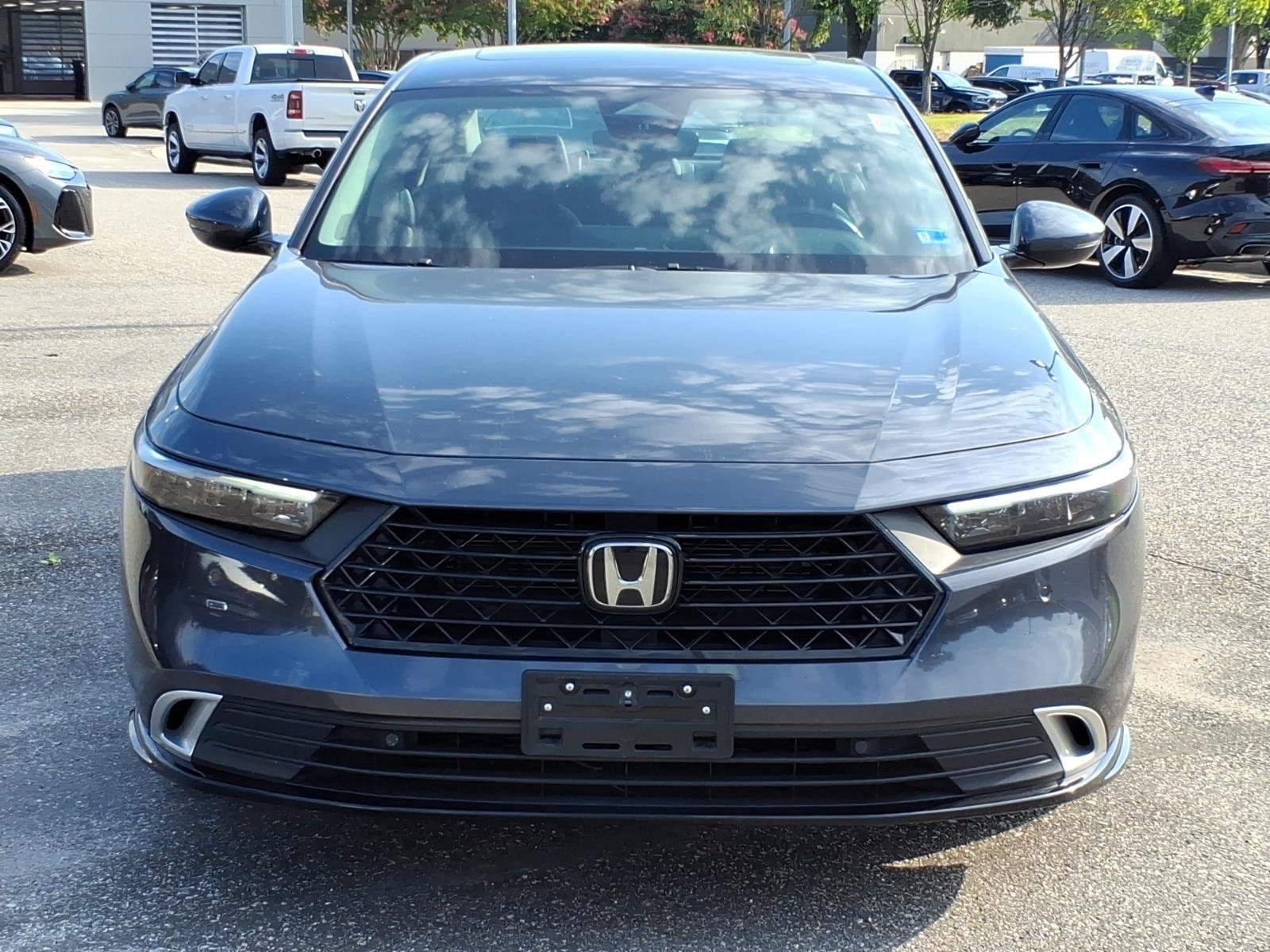 Used 2023 Honda Accord Touring image 2