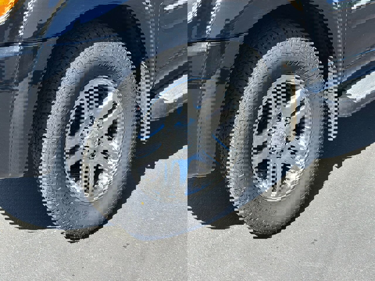 Used 2005 Toyota Sequoia Limited image 40