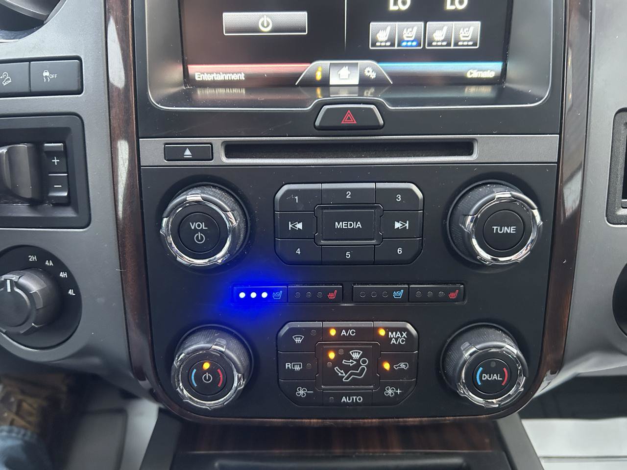 Used 2015 Ford Expedition Platinum AWD/4WD image 26
