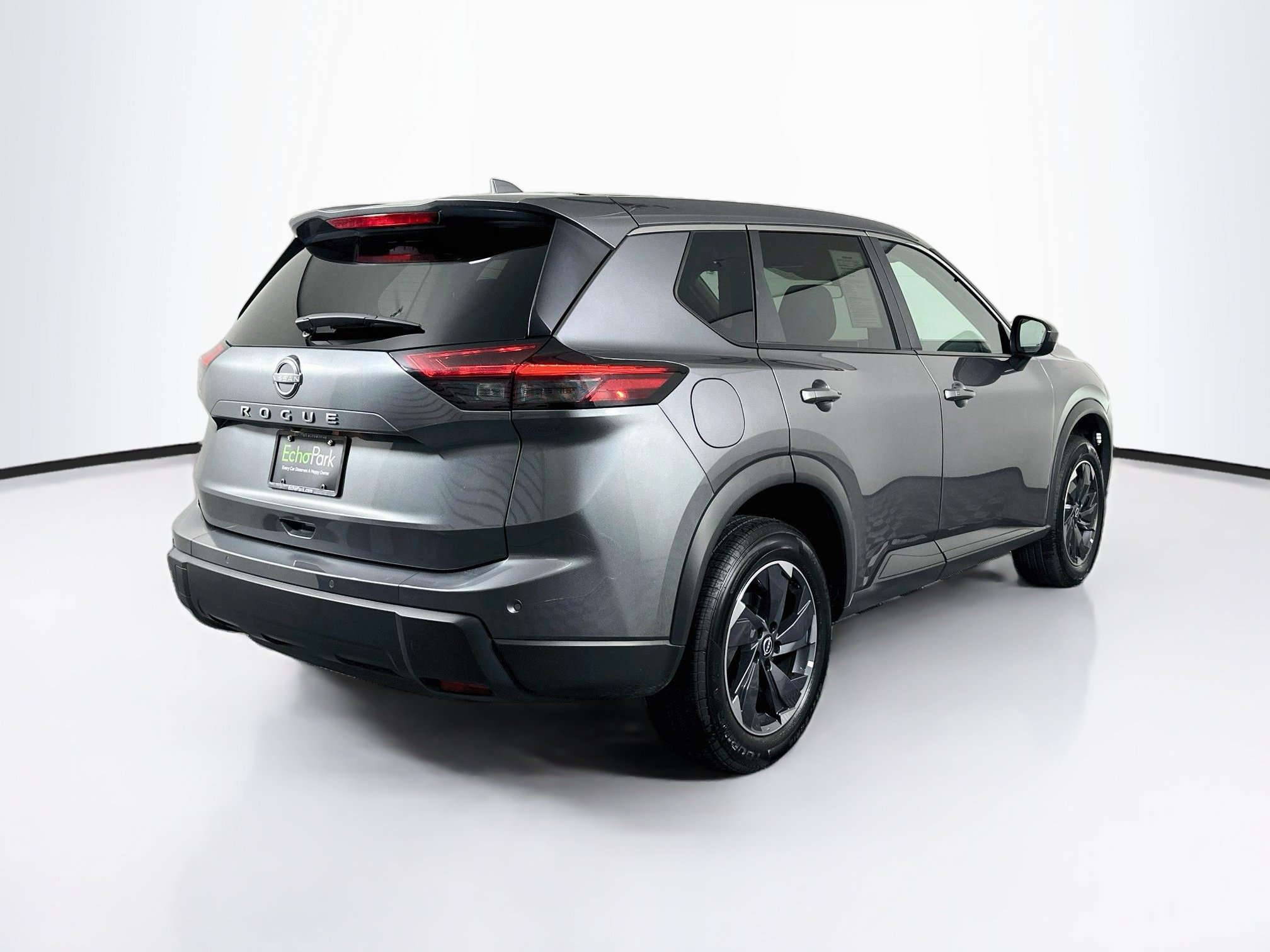 Used 2025 Nissan Rogue SV FWD image 9