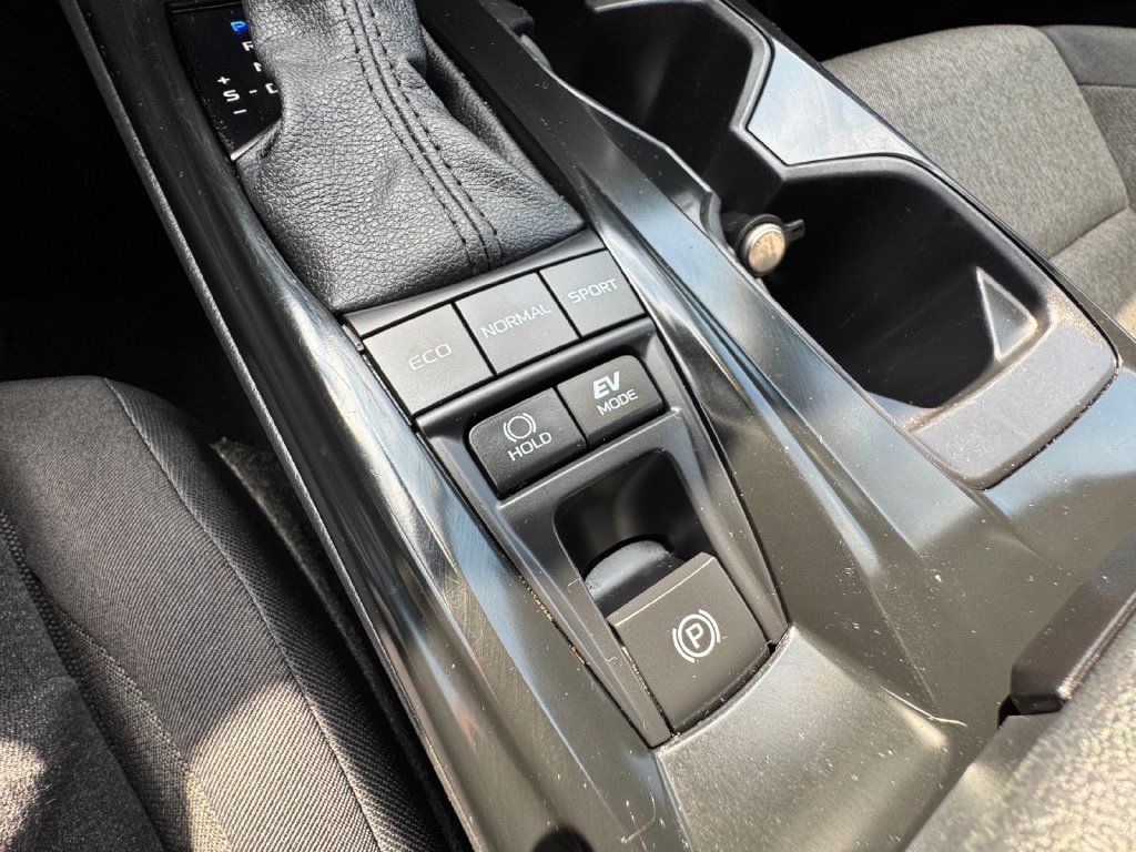 Used 2025 Toyota Camry LE FWD image 29