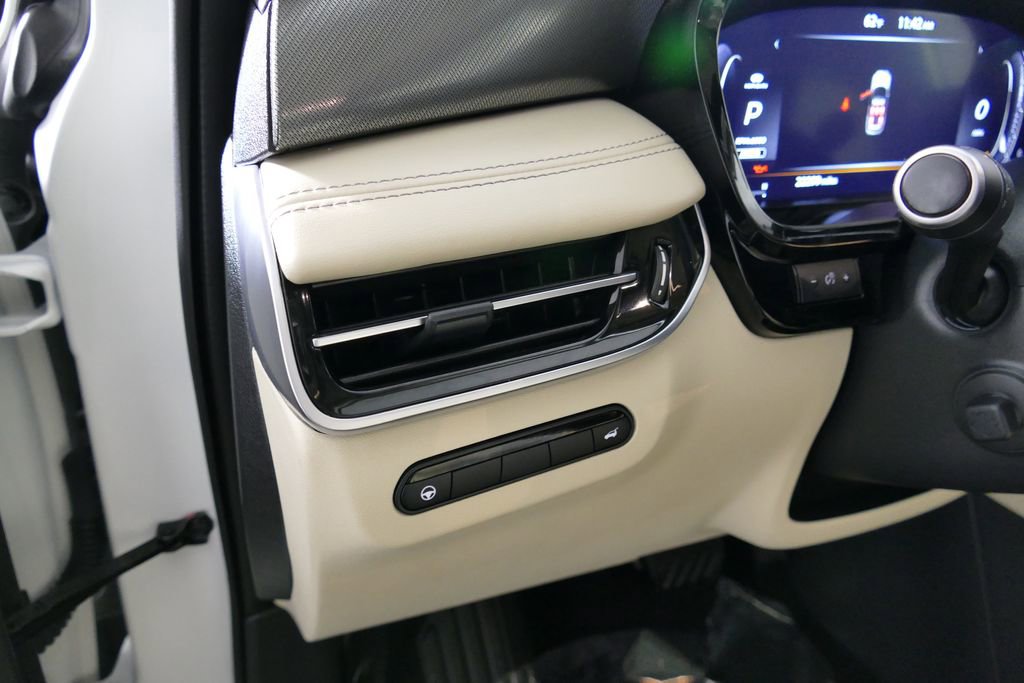 Used 2024 INFINITI QX60 Luxe AWD/4WD image 19