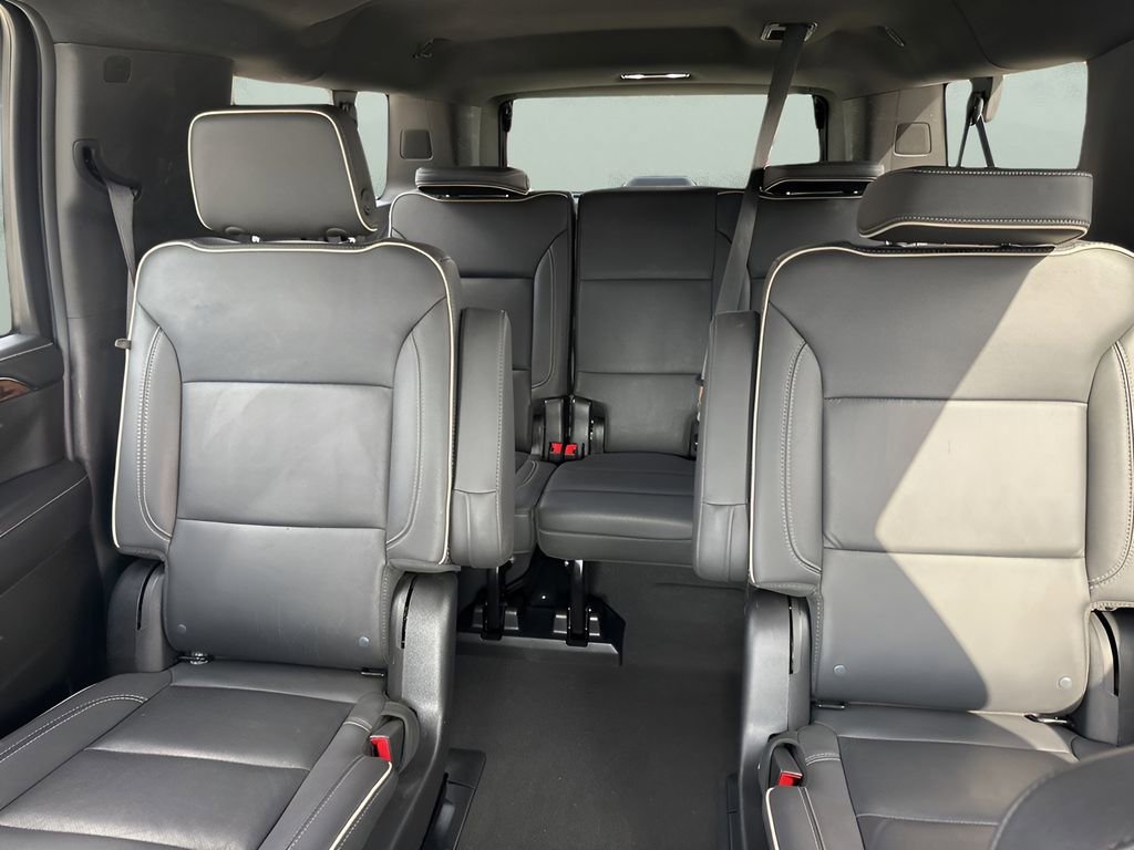 Used 2023 Chevrolet Suburban Premier image 11