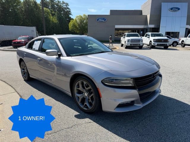 Used 2015 Dodge Charger R/T RWD image 2