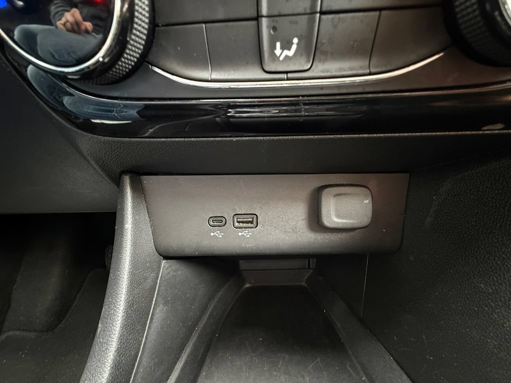 Used 2024 Buick Encore GX Sport Touring AWD/4WD image 34