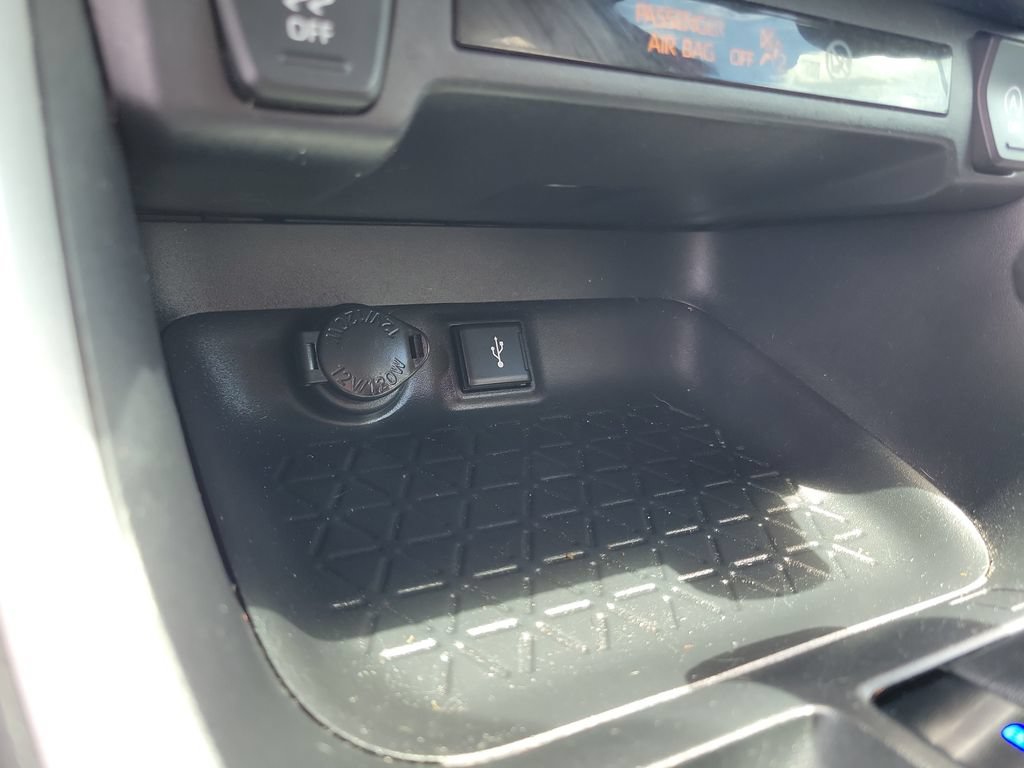 Used 2021 Toyota RAV4 XLE w/ Convenience Package FWD image 34