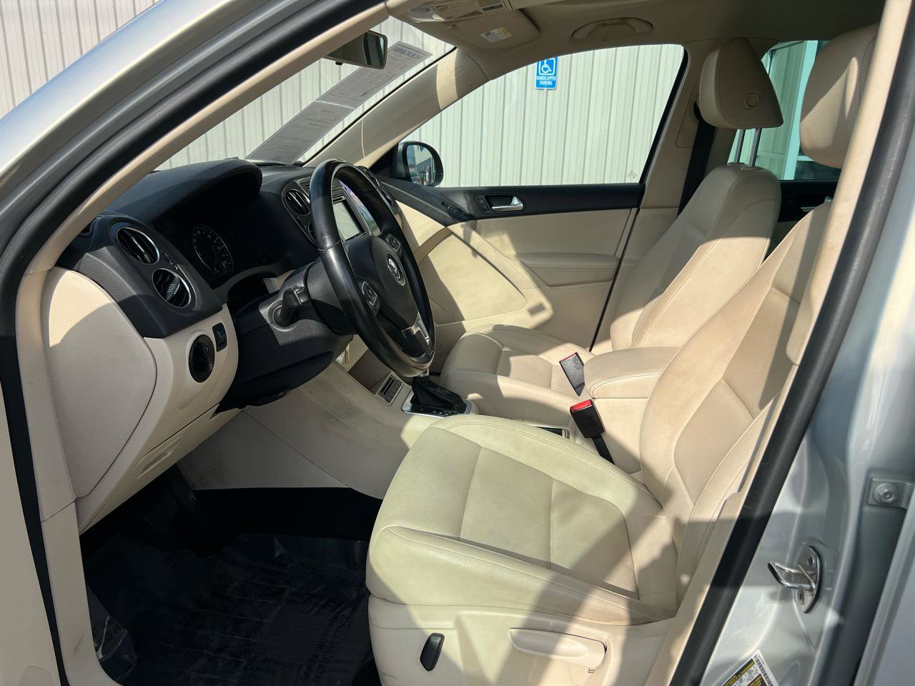 Used 2013 Volkswagen Tiguan SE AWD/4WD image 9