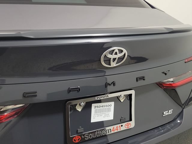 Used 2025 Toyota Camry SE w/ Convenience Package FWD image 9