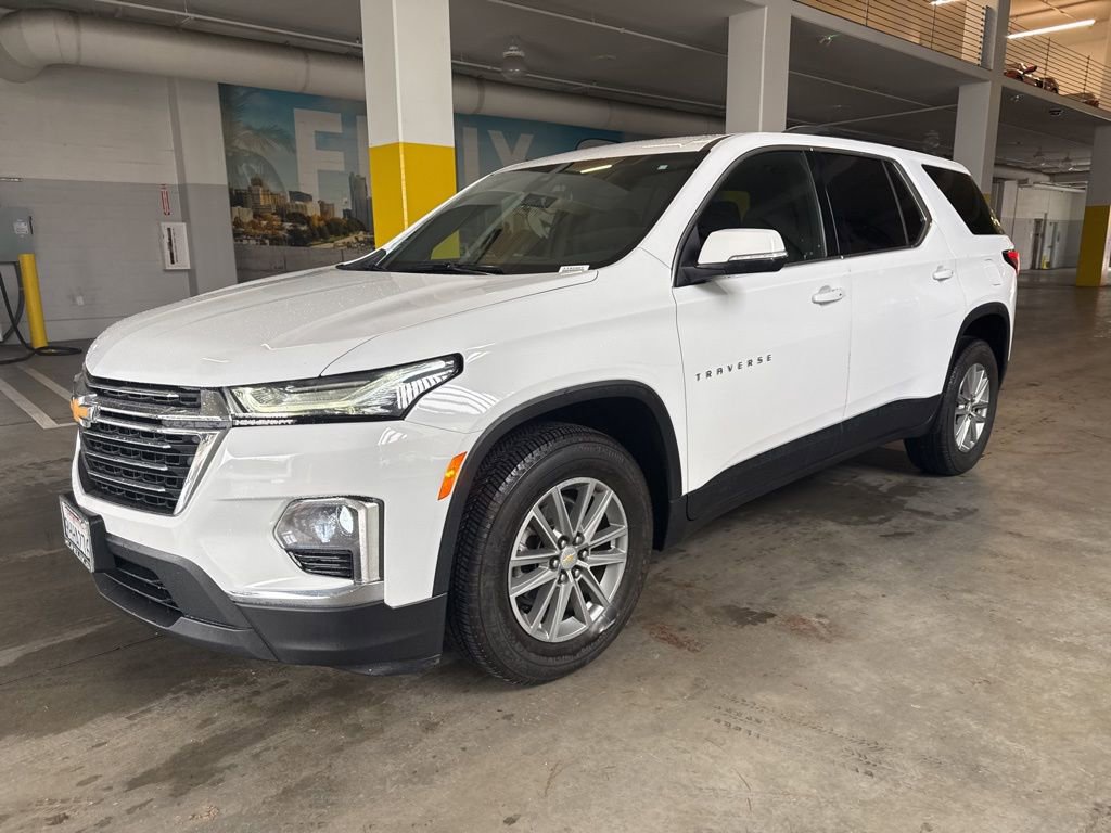 Used 2023 Chevrolet Traverse LT image 1