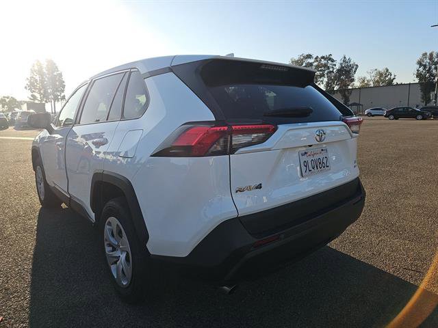 Used 2024 Toyota RAV4 LE image 7