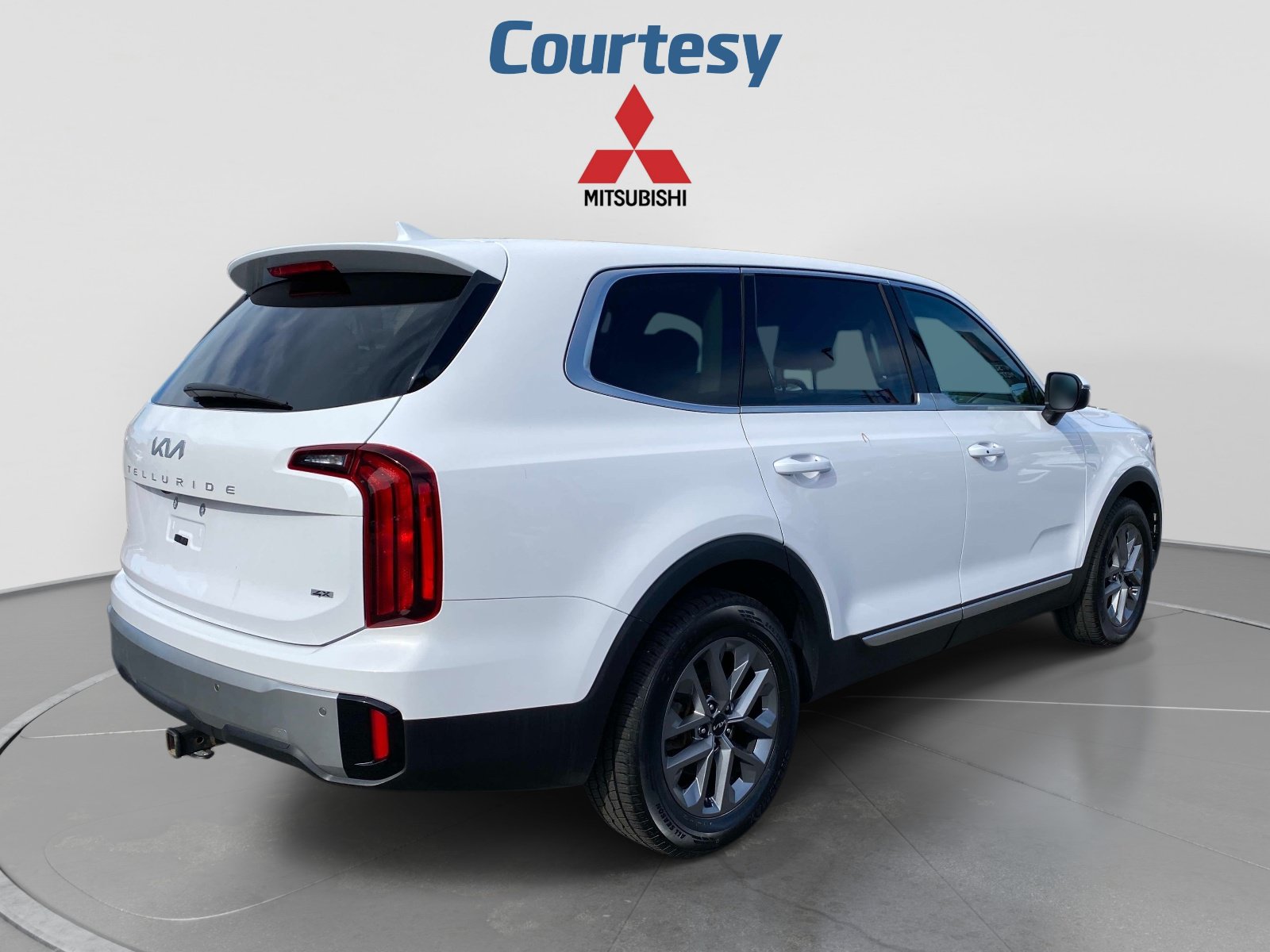 Used 2023 Kia Telluride LX AWD/4WD image 6