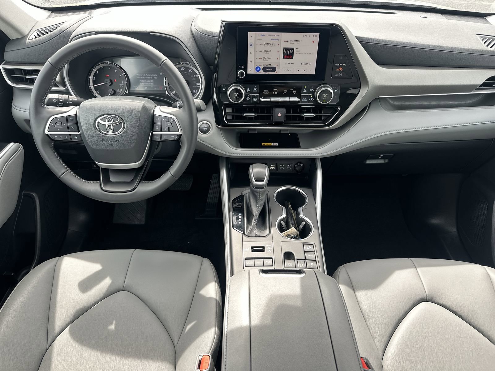 Used 2024 Toyota Highlander XLE AWD/4WD image 18