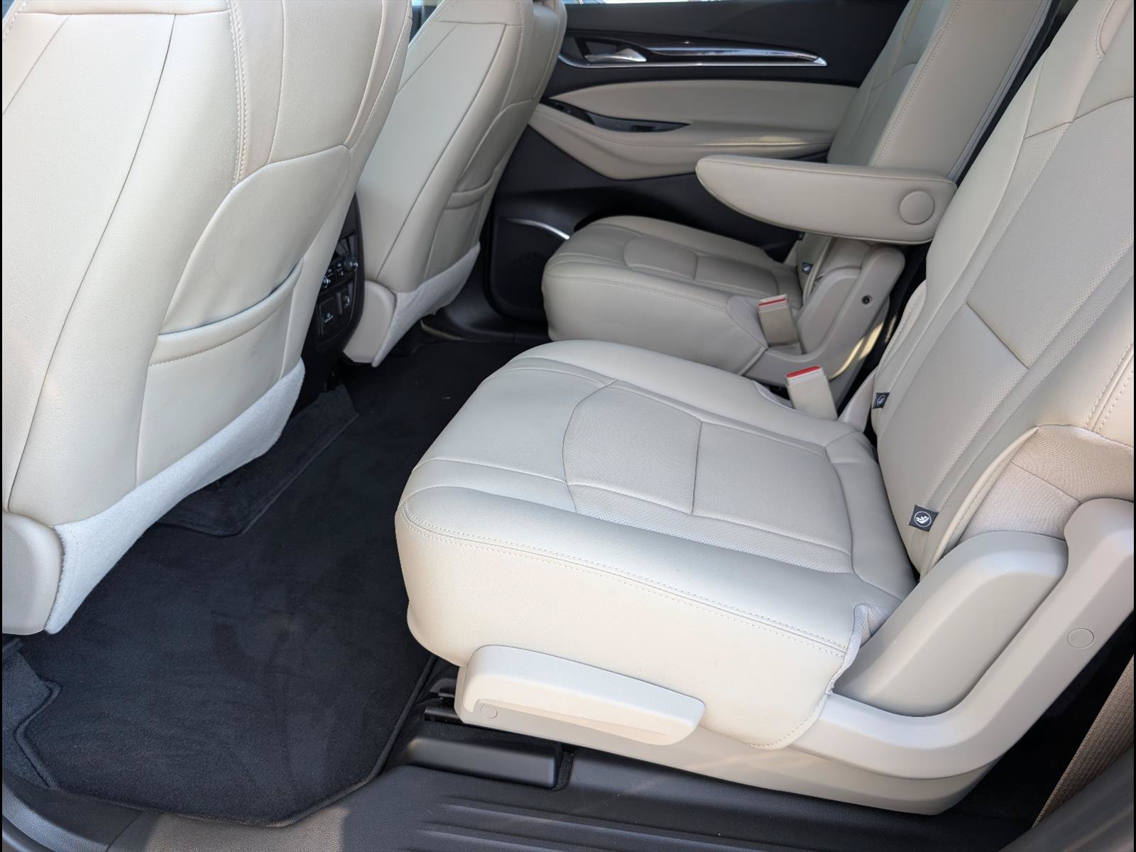 Used 2020 Buick Enclave Premium AWD/4WD image 12