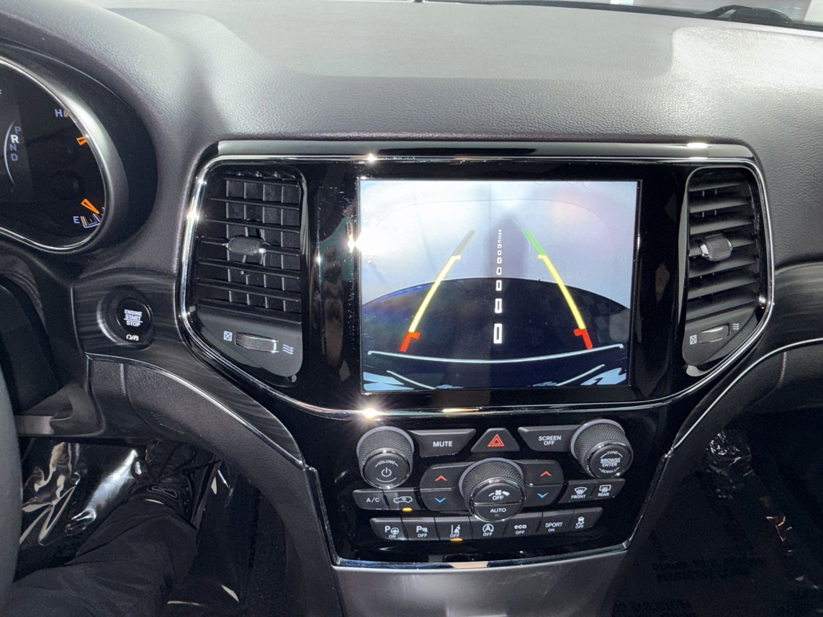 Used 2020 Jeep Grand Cherokee Limited w/ Trailer Tow Group IV image 19