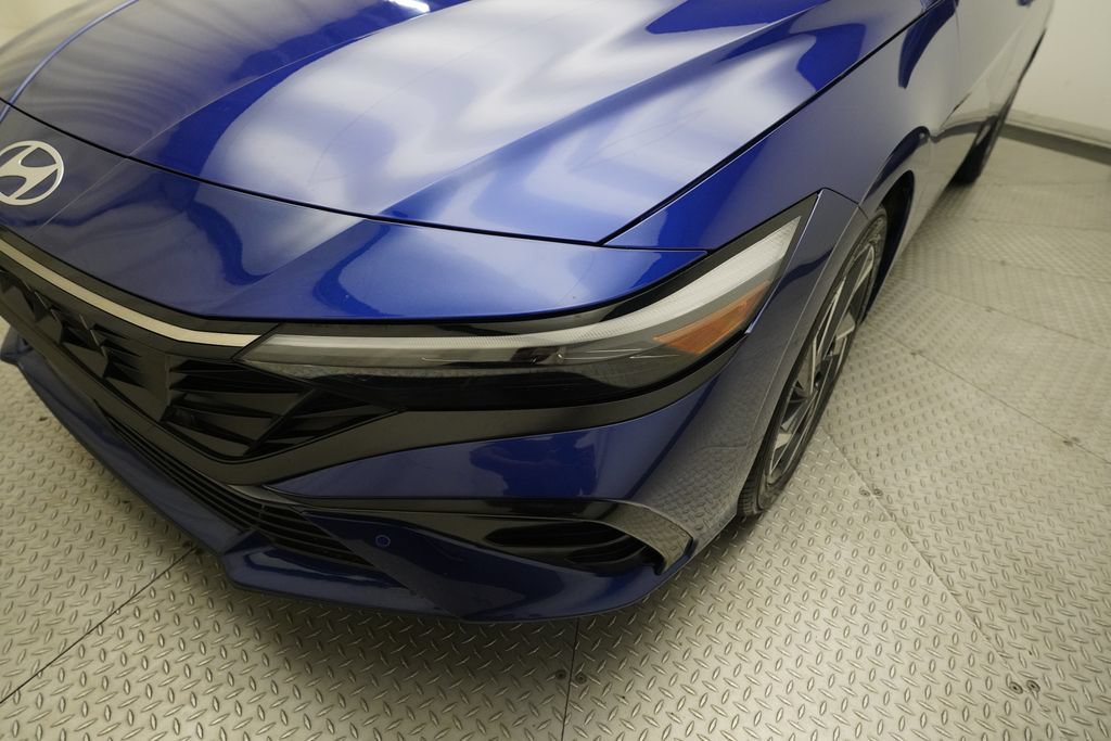 Used 2024 Hyundai Elantra Limited FWD image 21