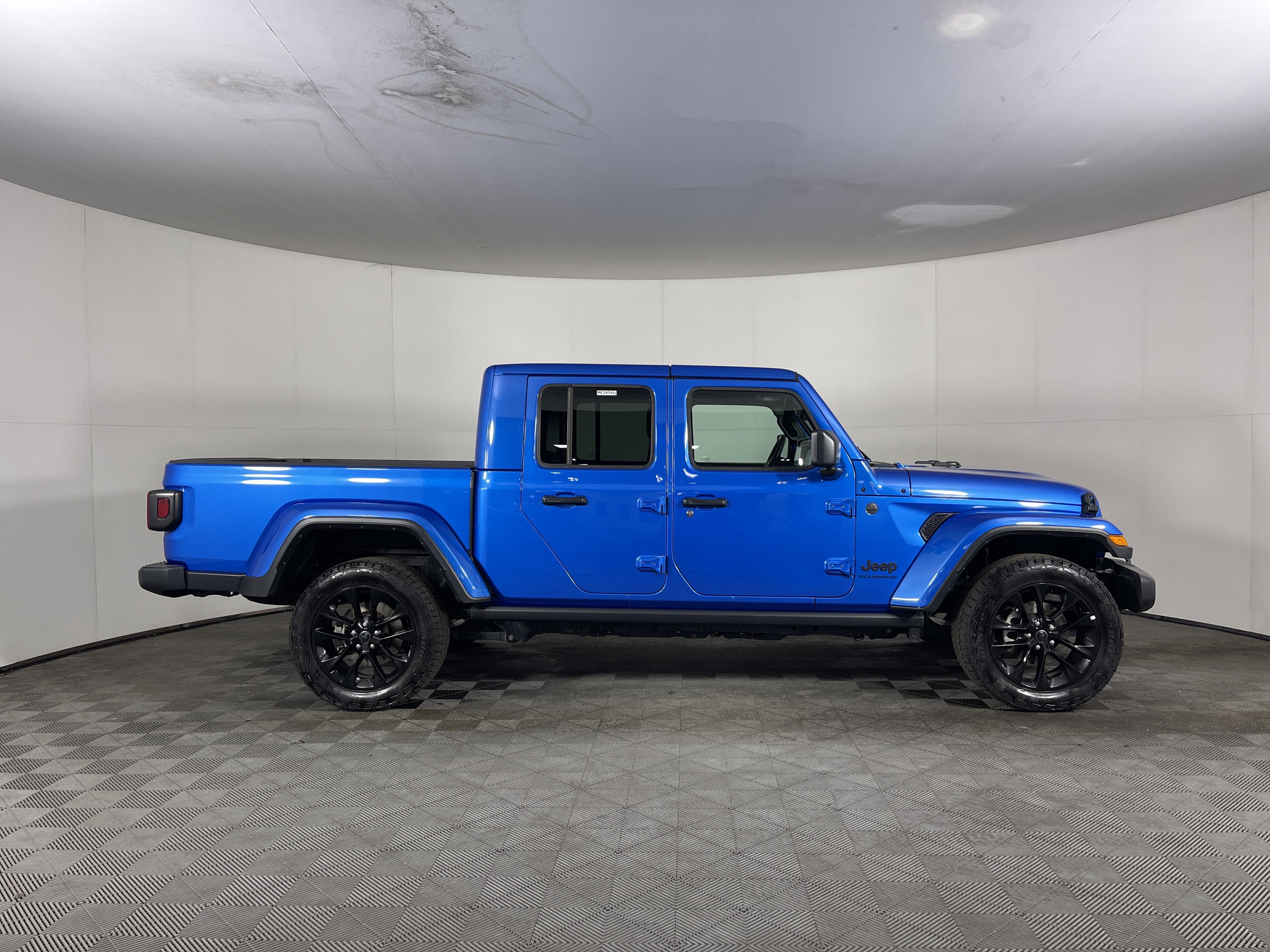 Used 2024 Jeep Gladiator Sport image 5