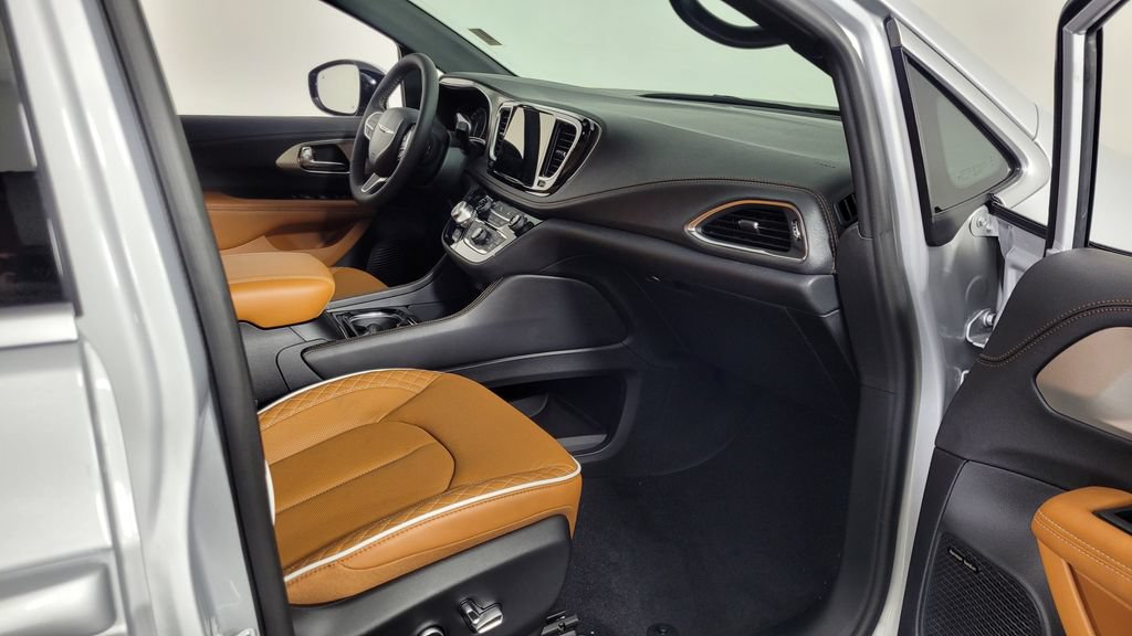 New 2026 Chrysler Pacifica Pinnacle AWD/4WD image 41