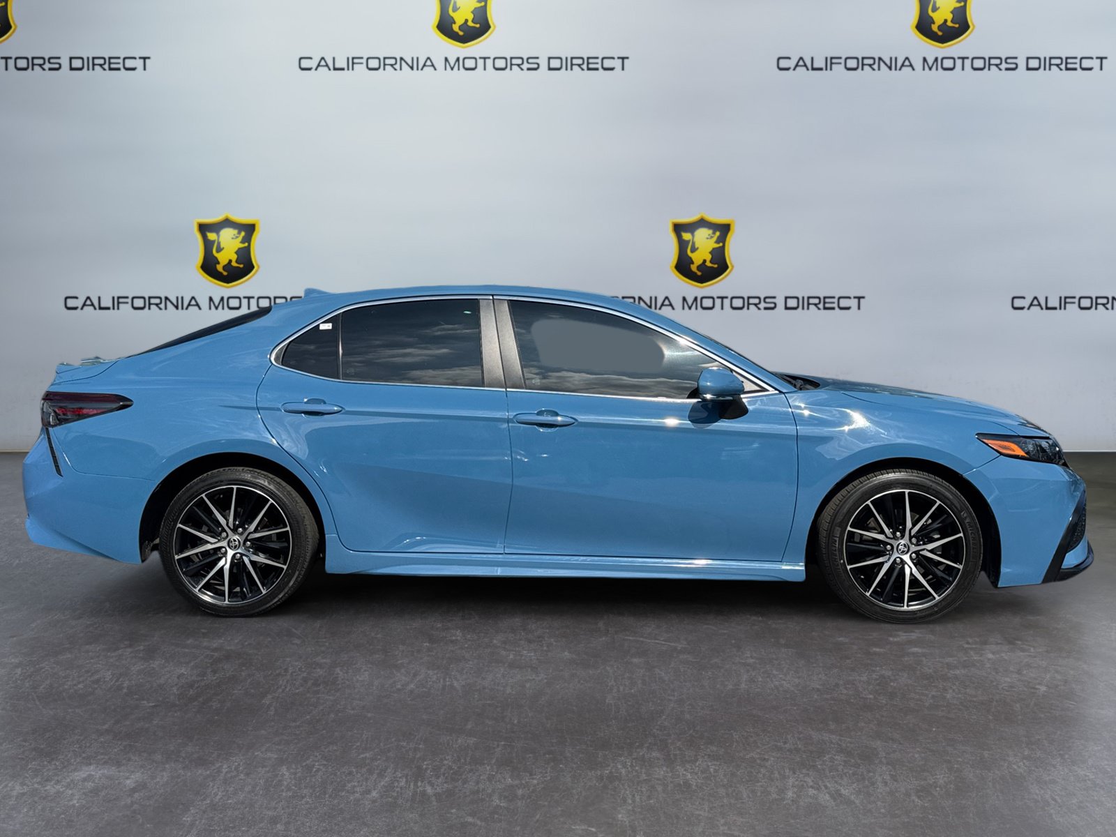 Used 2023 Toyota Camry SE FWD image 6