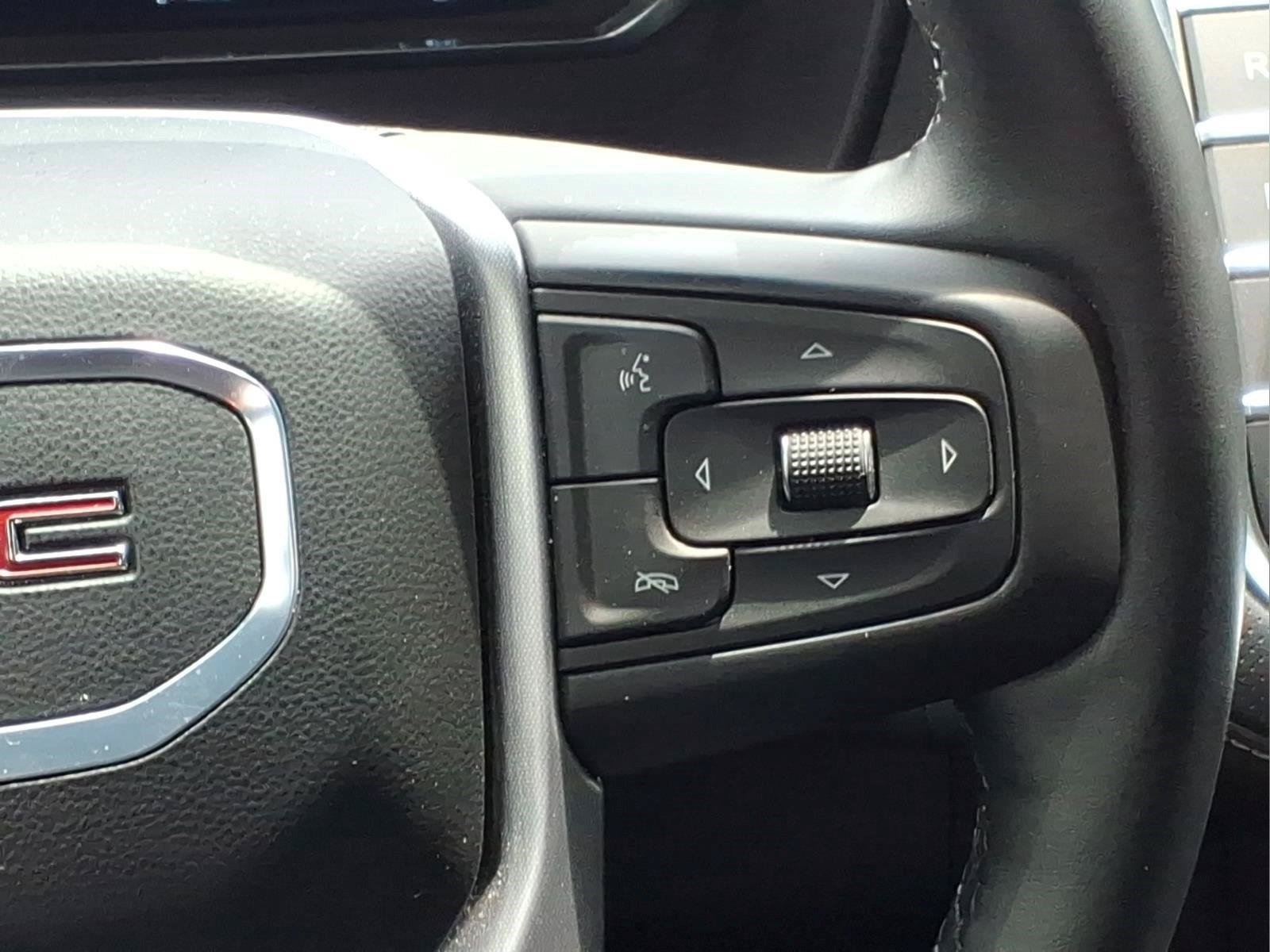 Used 2024 GMC Yukon SLT w/ SLT Luxury Package AWD/4WD image 12