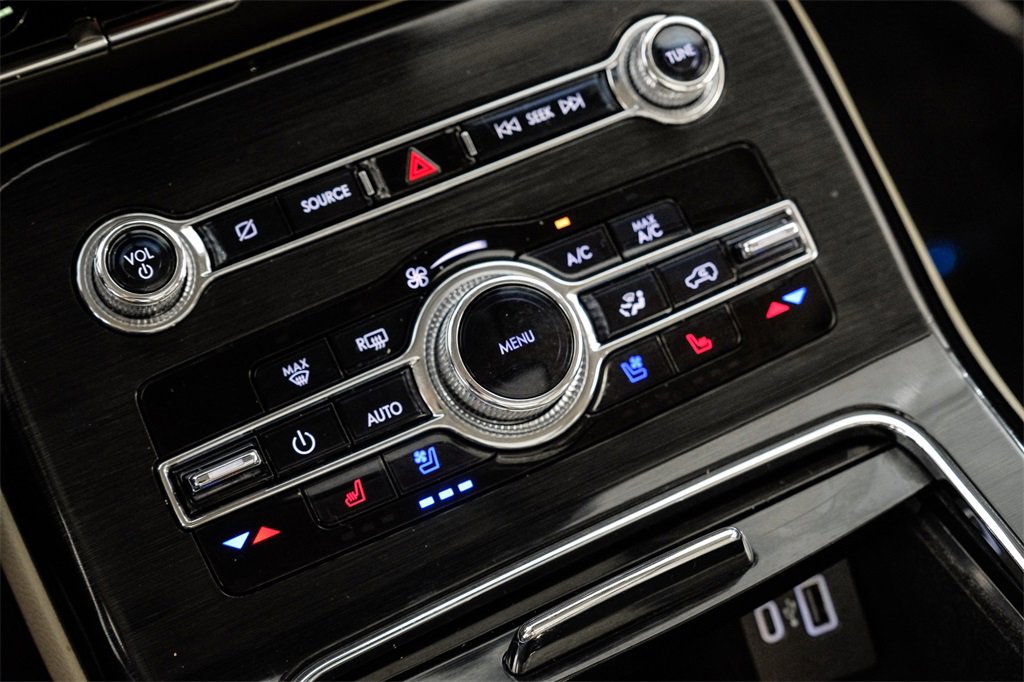 Used 2023 Lincoln Nautilus Reserve image 28