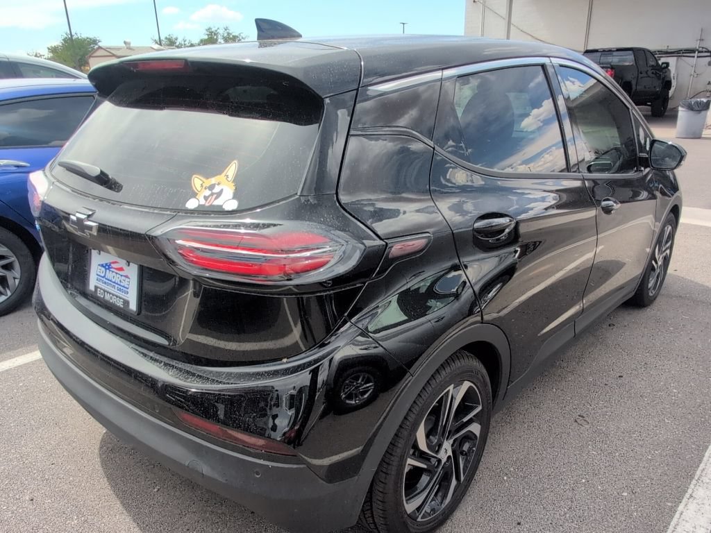 Certified 2023 Chevrolet Bolt LT w/ Infotainment Package FWD image 7