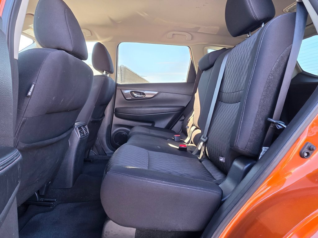 Used 2018 Nissan Rogue SV w/ Premium Package AWD/4WD image 19