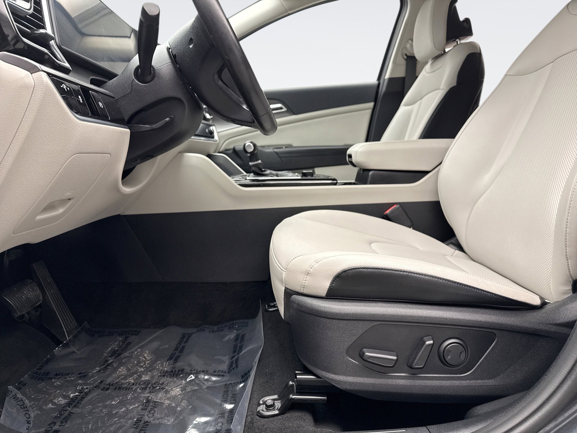 Used 2023 Kia Sportage EX image 11