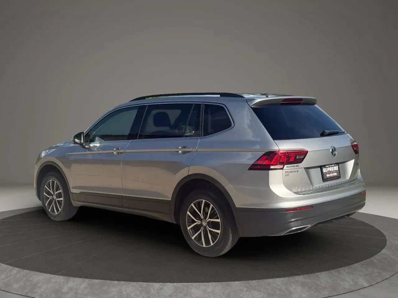 Used 2019 Volkswagen Tiguan SE w/ Panoramic Sunroof Package FWD image 5