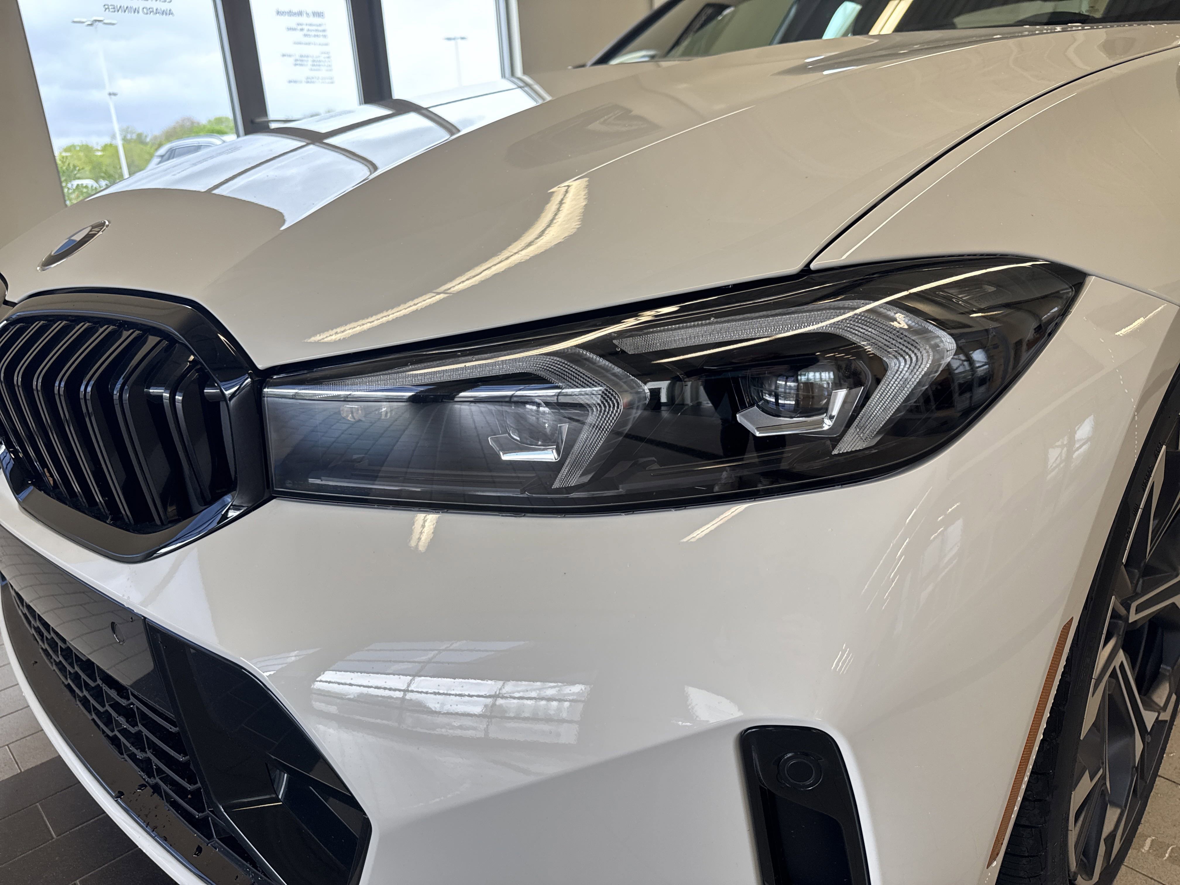 Used 2025 BMW 330i xDrive Sedan w/ M Sport Package image 9