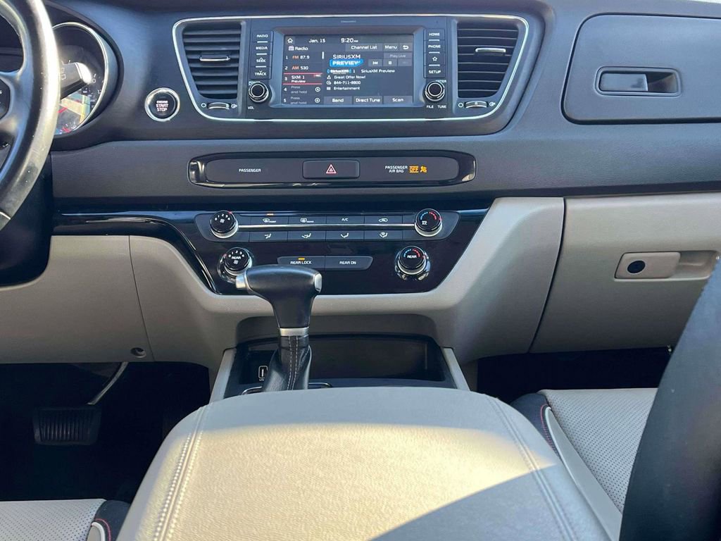 Used 2020 Kia Sedona EX image 3