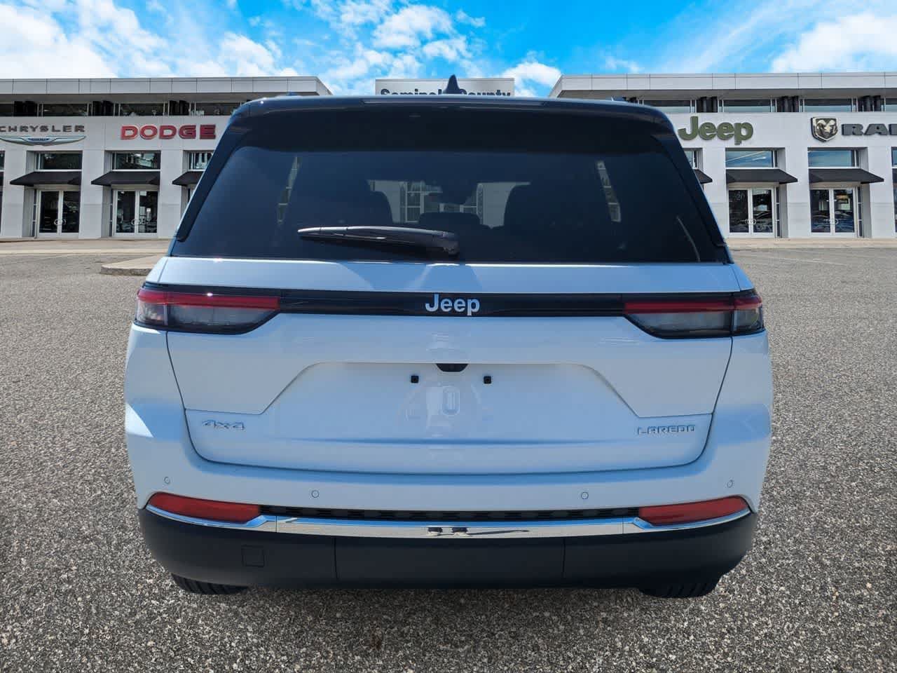 New 2026 Jeep Grand Cherokee Laredo X AWD/4WD image 7
