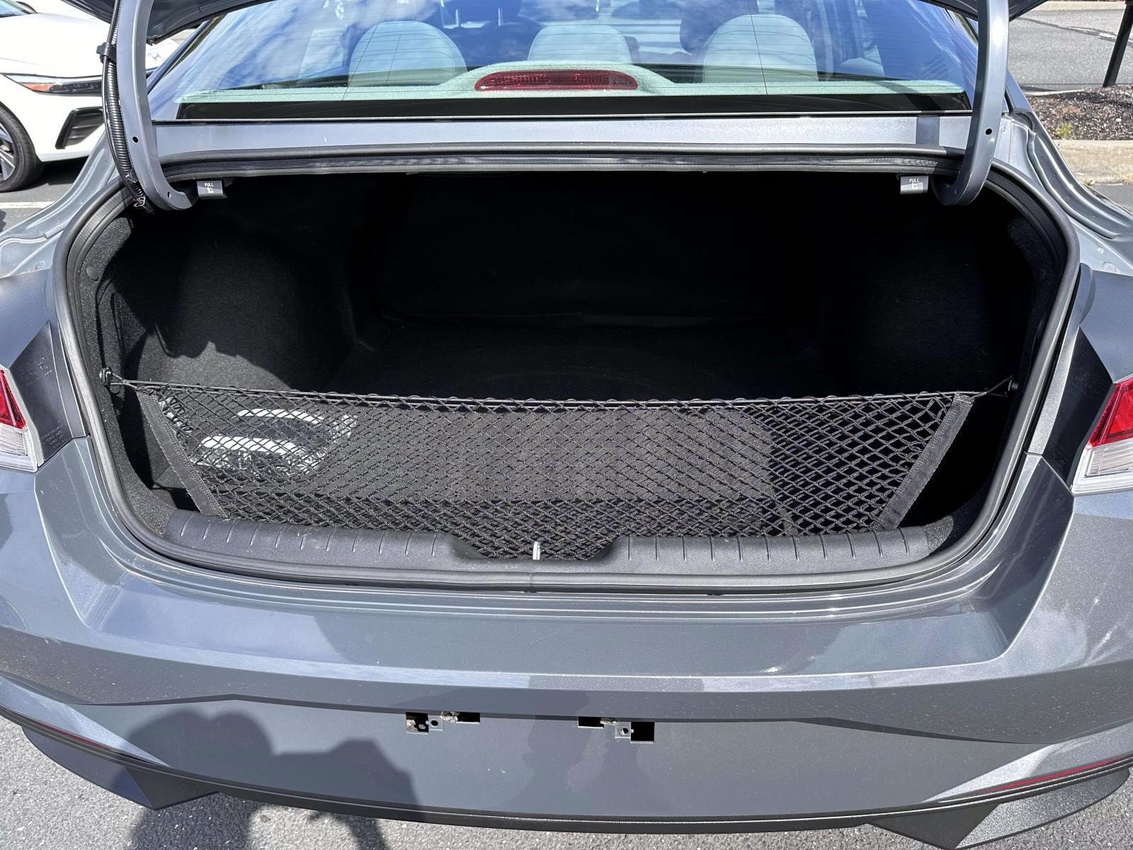 Used 2023 Hyundai Elantra SE FWD image 7