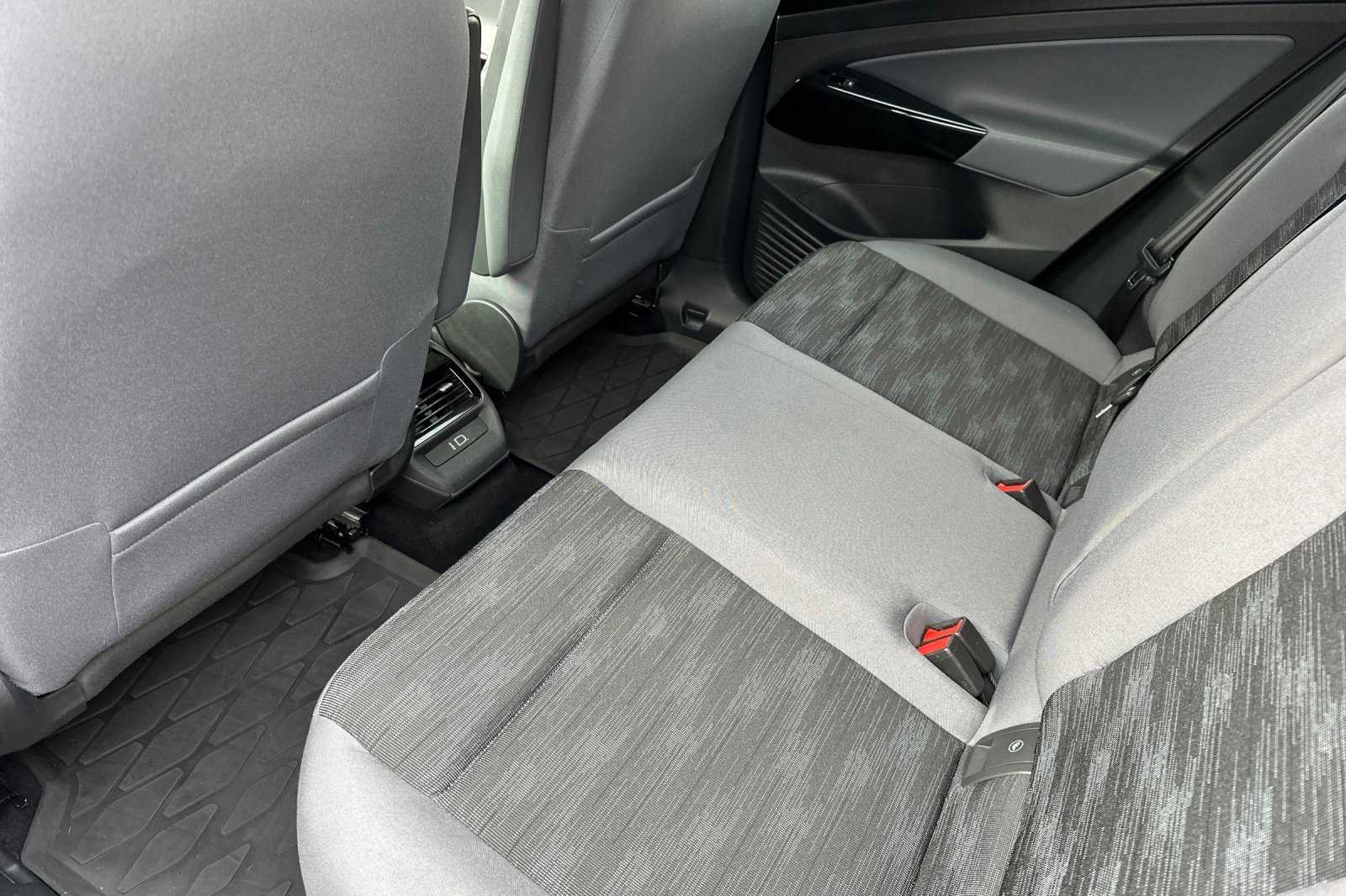 Used 2021 Volkswagen ID.4 Pro w/ ID.4 Protection Package (IPT) image 12