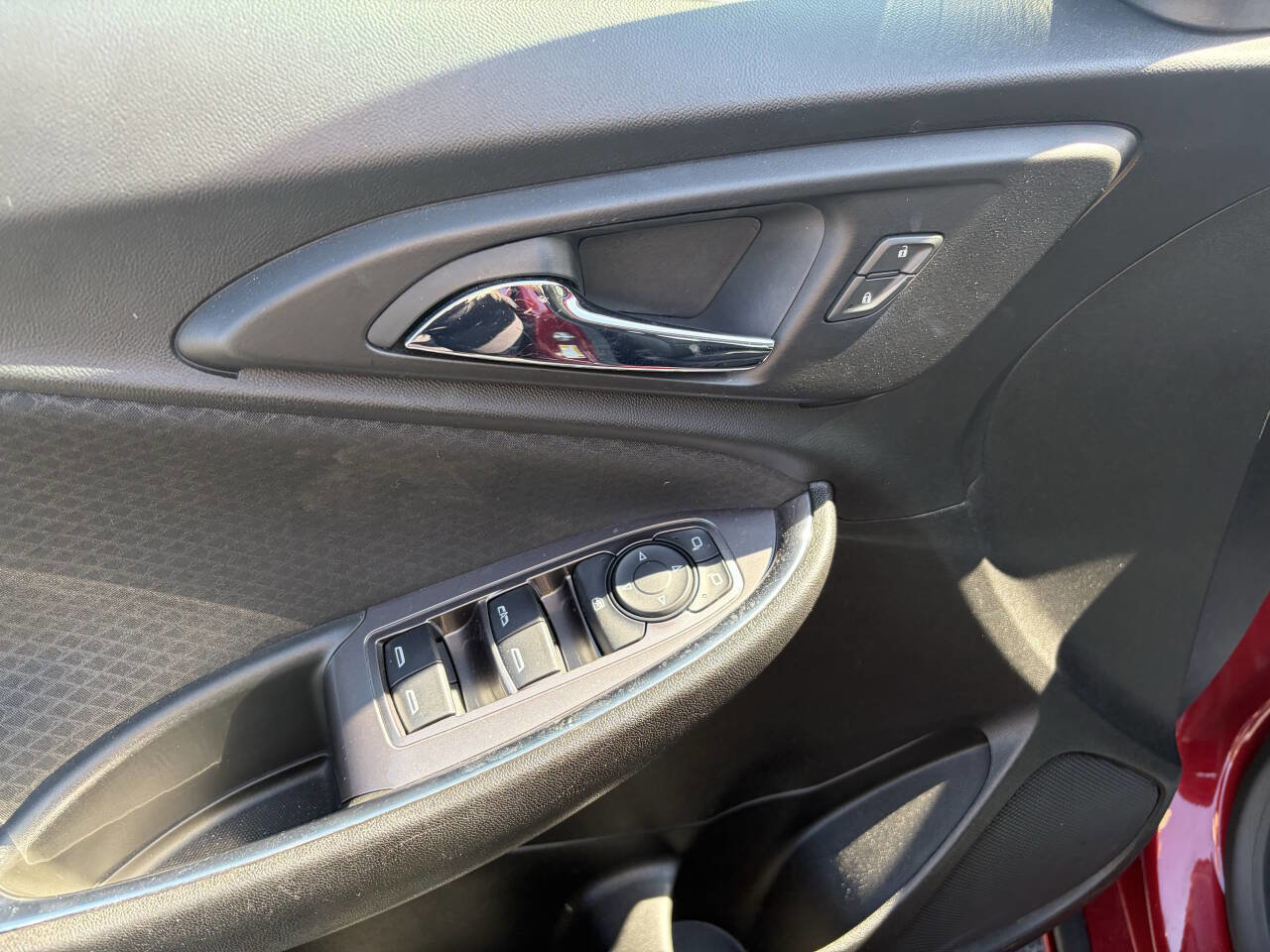 Used 2018 Chevrolet Malibu LT FWD image 11