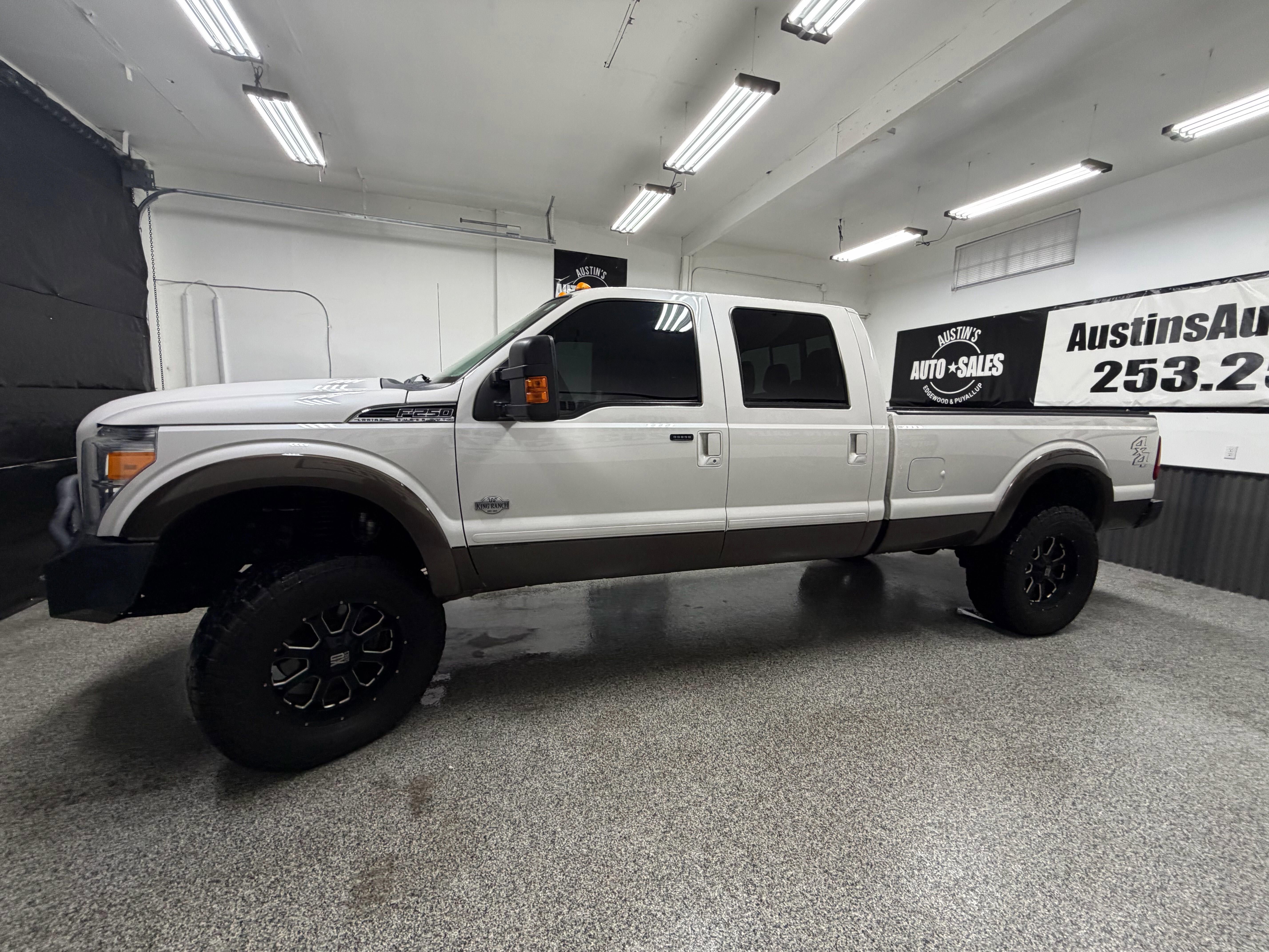 Used 2016 Ford F250 King Ranch w/ King Ranch w/Chrome Package AWD/4WD image 7