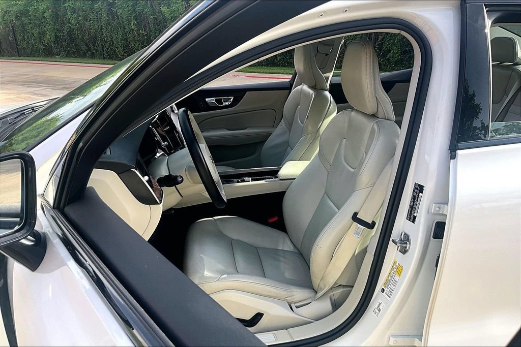 Used 2021 Volvo S60 T5 Momentum FWD image 34