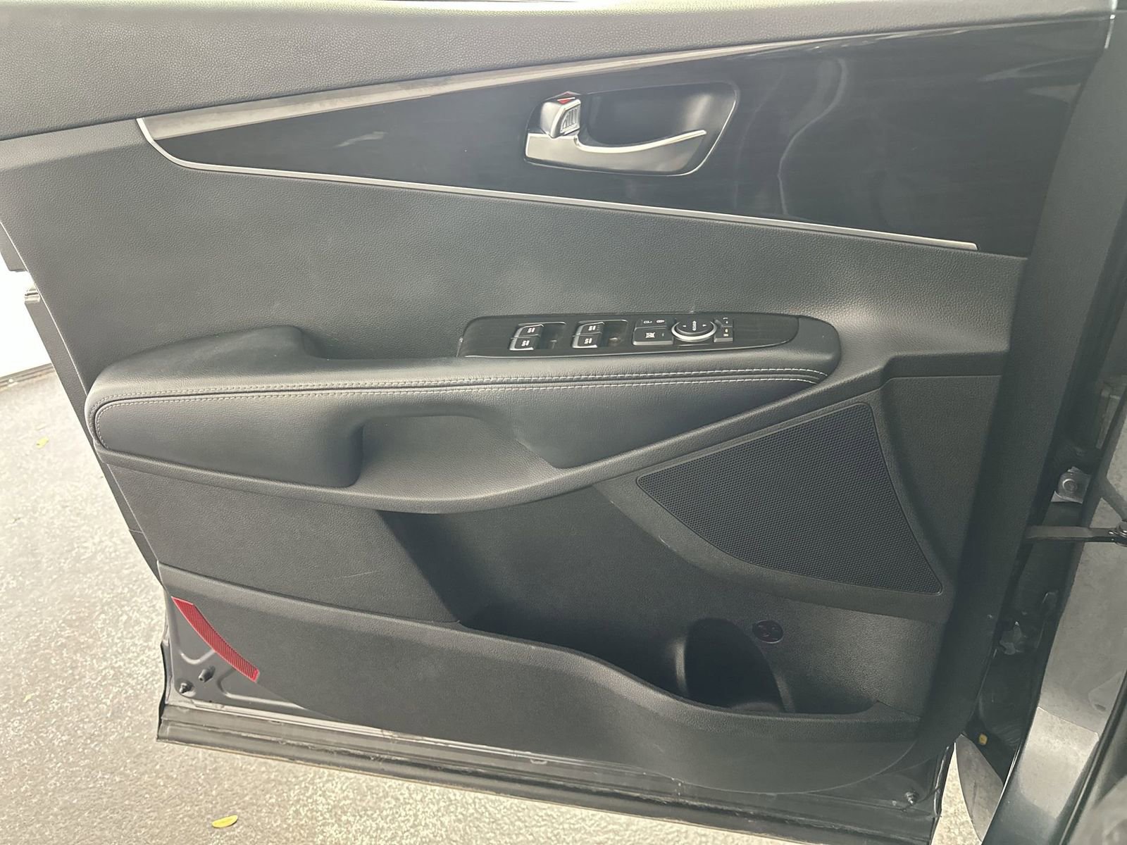 Used 2020 Kia Sorento S image 33