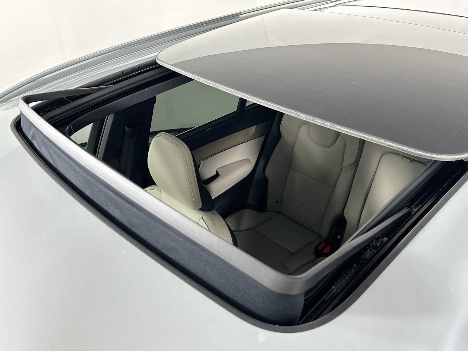 New 2027 Volvo XC90 B6 Plus AWD/4WD image 19