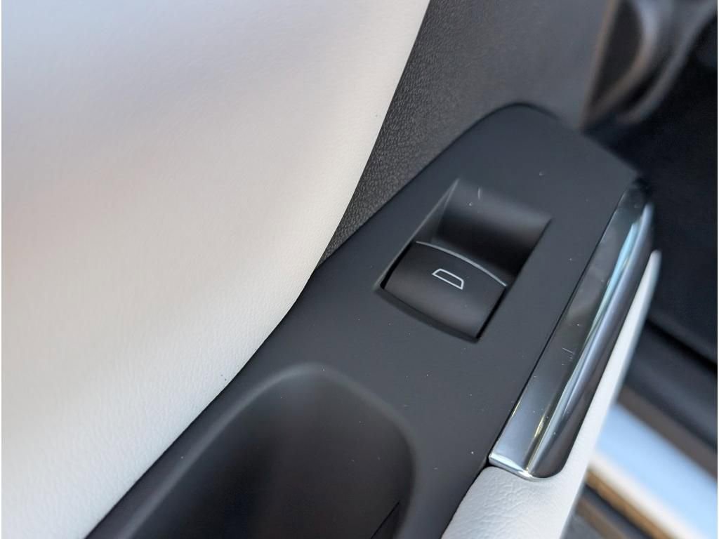 New 2026 Chevrolet Traverse High Country w/ LPO, Floor Liner Package image 11