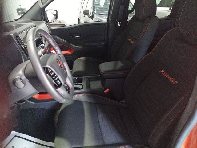Certified 2025 Nissan Frontier PRO-4X w/ Black Accent Package AWD/4WD image 13