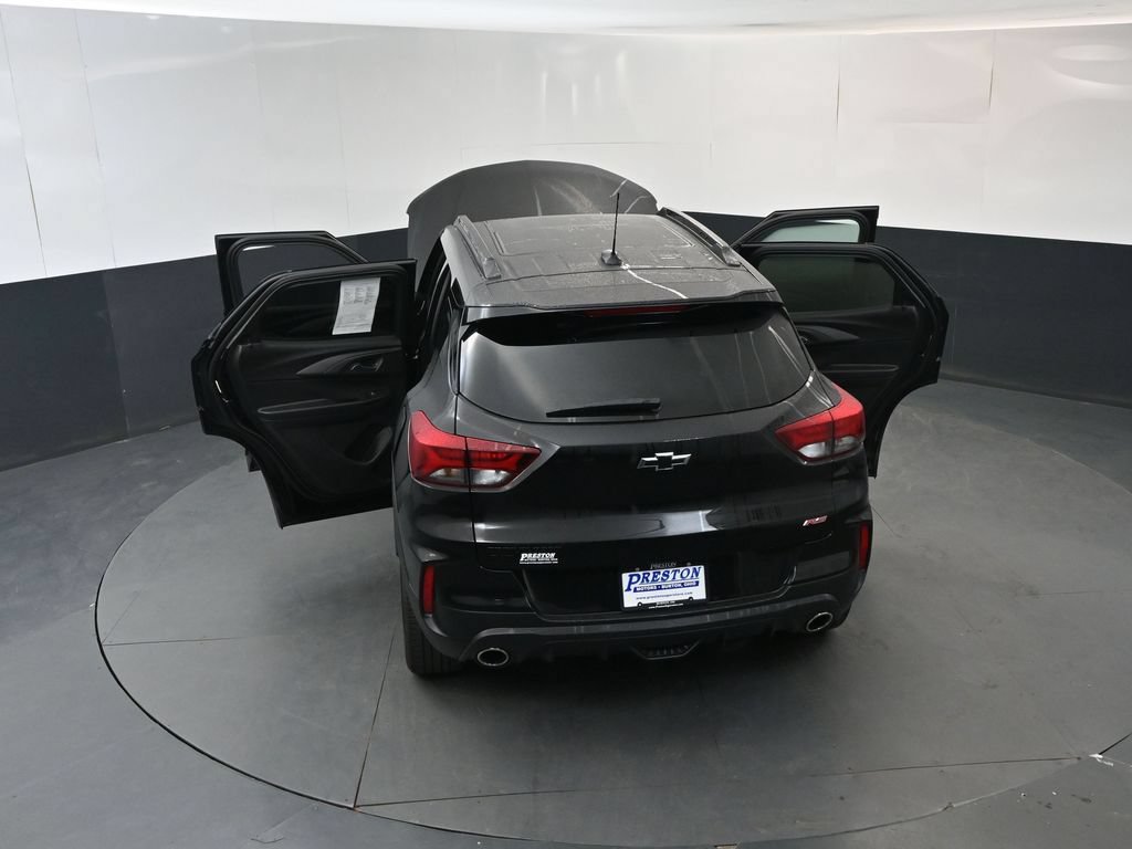Used 2023 Chevrolet TrailBlazer RS w/ Sun and Liftgate Package AWD/4WD image 18
