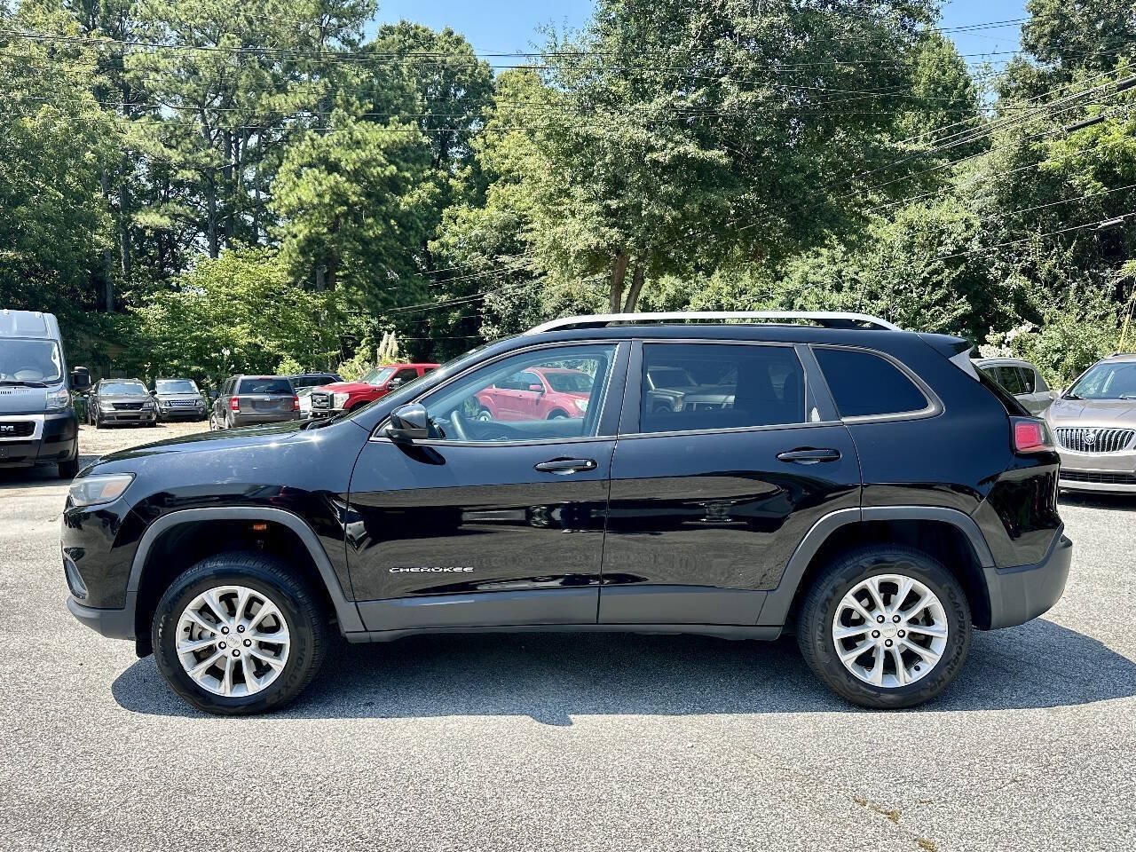 Used 2020 Jeep Cherokee Latitude FWD image 4