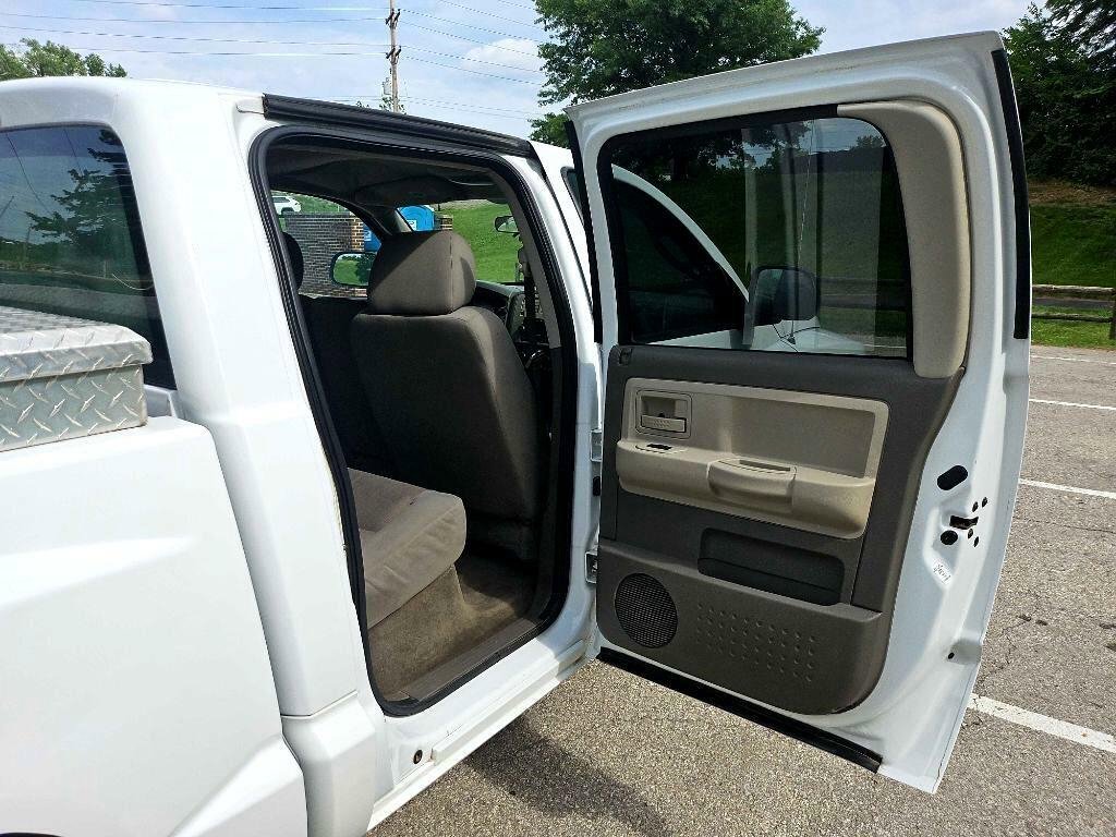 Used 2005 Dodge Dakota SLT w/ Trailer Tow Group image 25