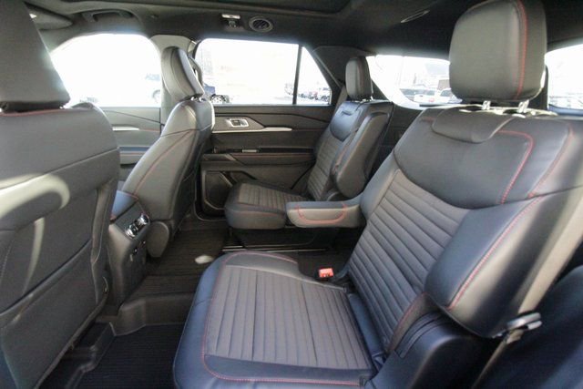 New 2026 Ford Explorer ST-Line image 32